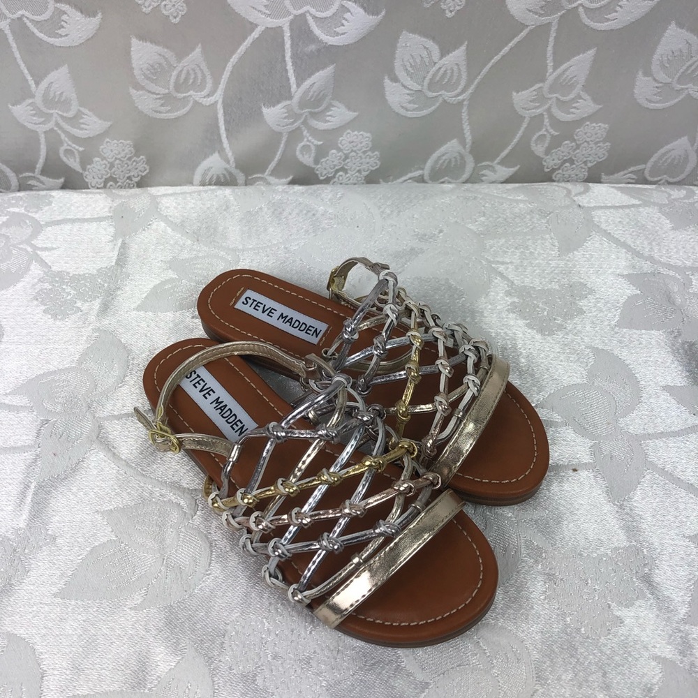 Steve Madden Sandal for Girls. Size 13. NWT